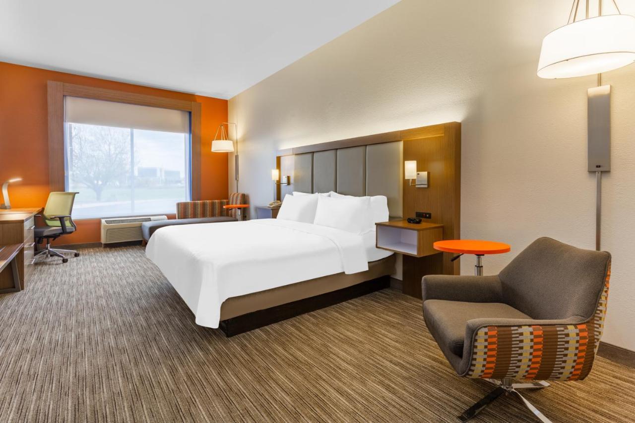 Holiday Inn Express Rockford-Loves Park, An Ihg Hotel Ngoại thất bức ảnh