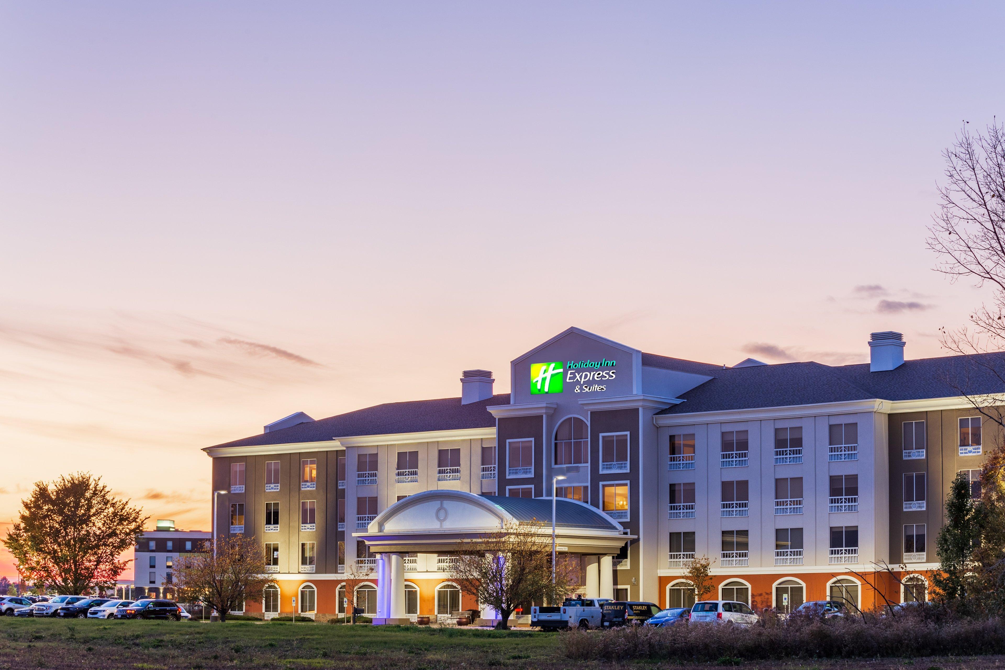 Holiday Inn Express Rockford-Loves Park, An Ihg Hotel Ngoại thất bức ảnh